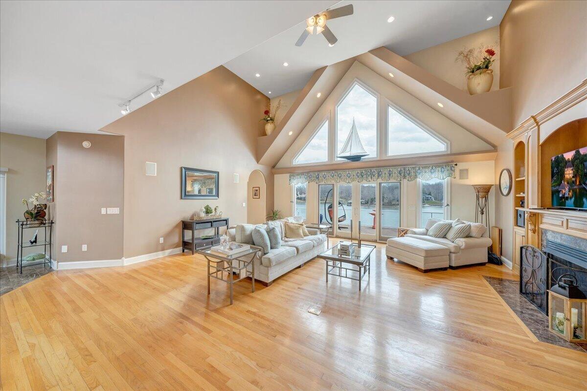 2580 Lakewood Forest Road Moneta, VA 24121 - Photo 33 of 103 011-MIB06693
