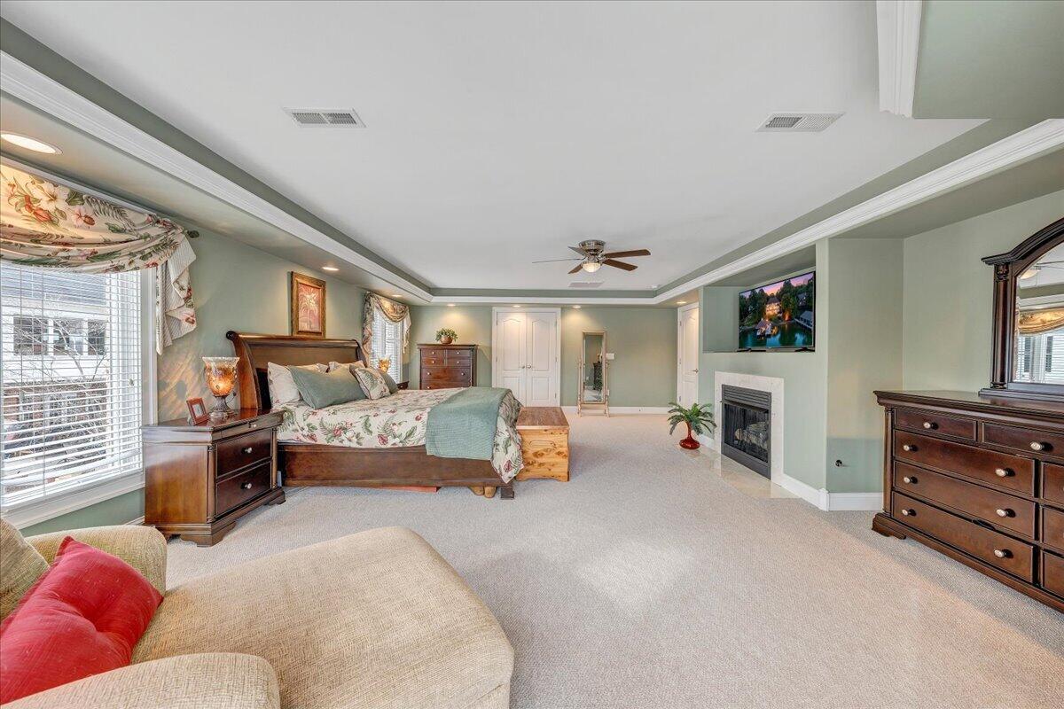 2580 Lakewood Forest Road Moneta, VA 24121 - Photo 55 of 103 a living room with furniture and a flat screen tv