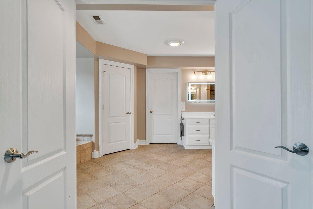 2580 Lakewood Forest Road Moneta, VA 24121 - Photo 56 of 103 MIB02368