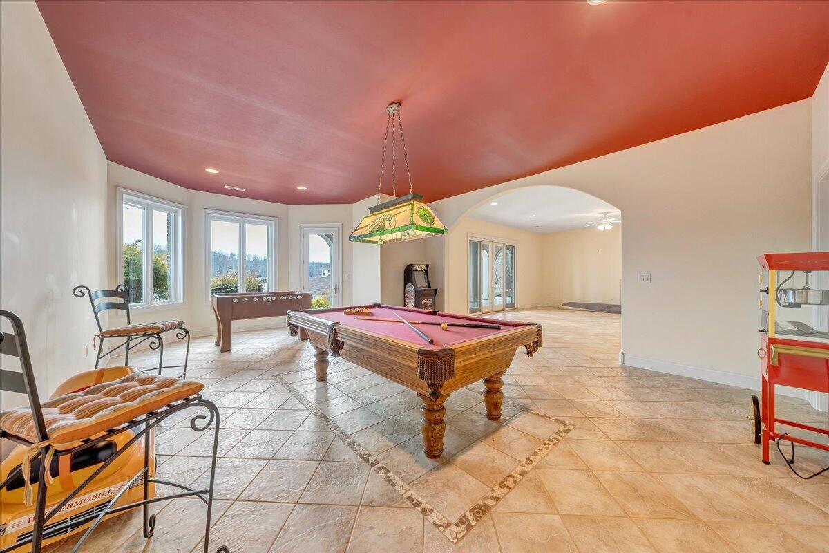 2580 Lakewood Forest Road Moneta, VA 24121 - Photo 81 of 103 a living room with furniture a table and a potted plants