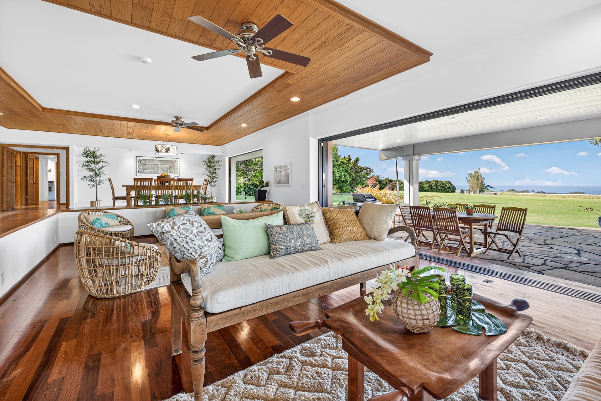 56-2878 Puakea Bay Road Kamuela, HI 96743 - Photo 5 of 25 a living room with furniture and a large window