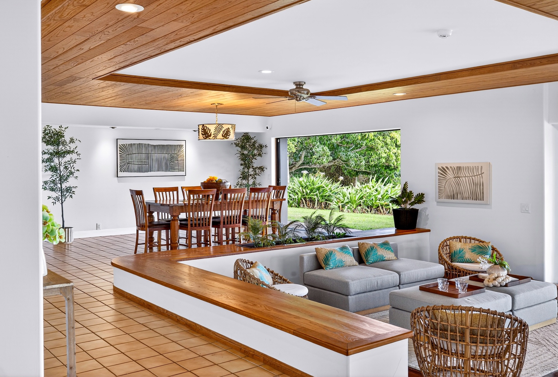 56-2878 Puakea Bay Road Kamuela, HI 96743 - Photo 10 of 25 a living room with furniture and a large window