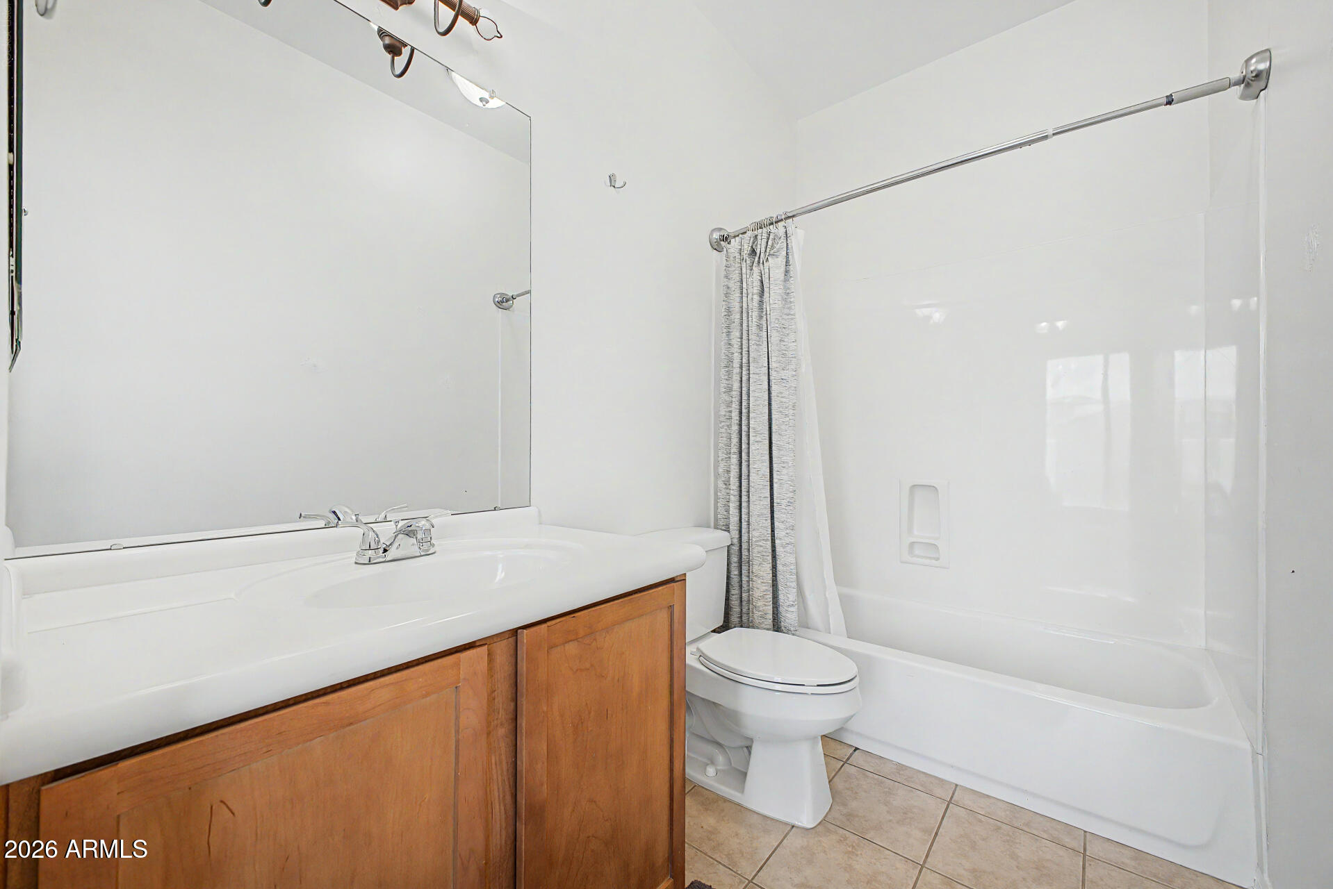 1750 East Ocotillo Road Phoenix, AZ 85016 - Photo 28 of 43 Guest bedroom 2 bathroom