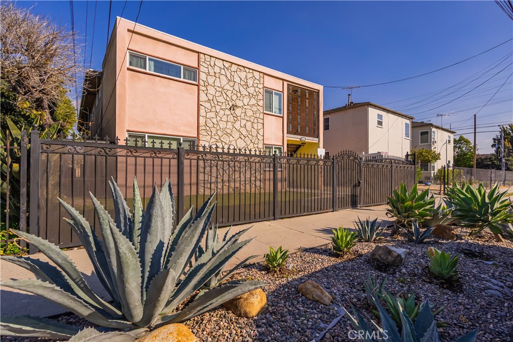 2008 Griffin Avenue, Unit 2 Los Angeles, CA 90031 - Photo 1 of 7 a house view with a garden space