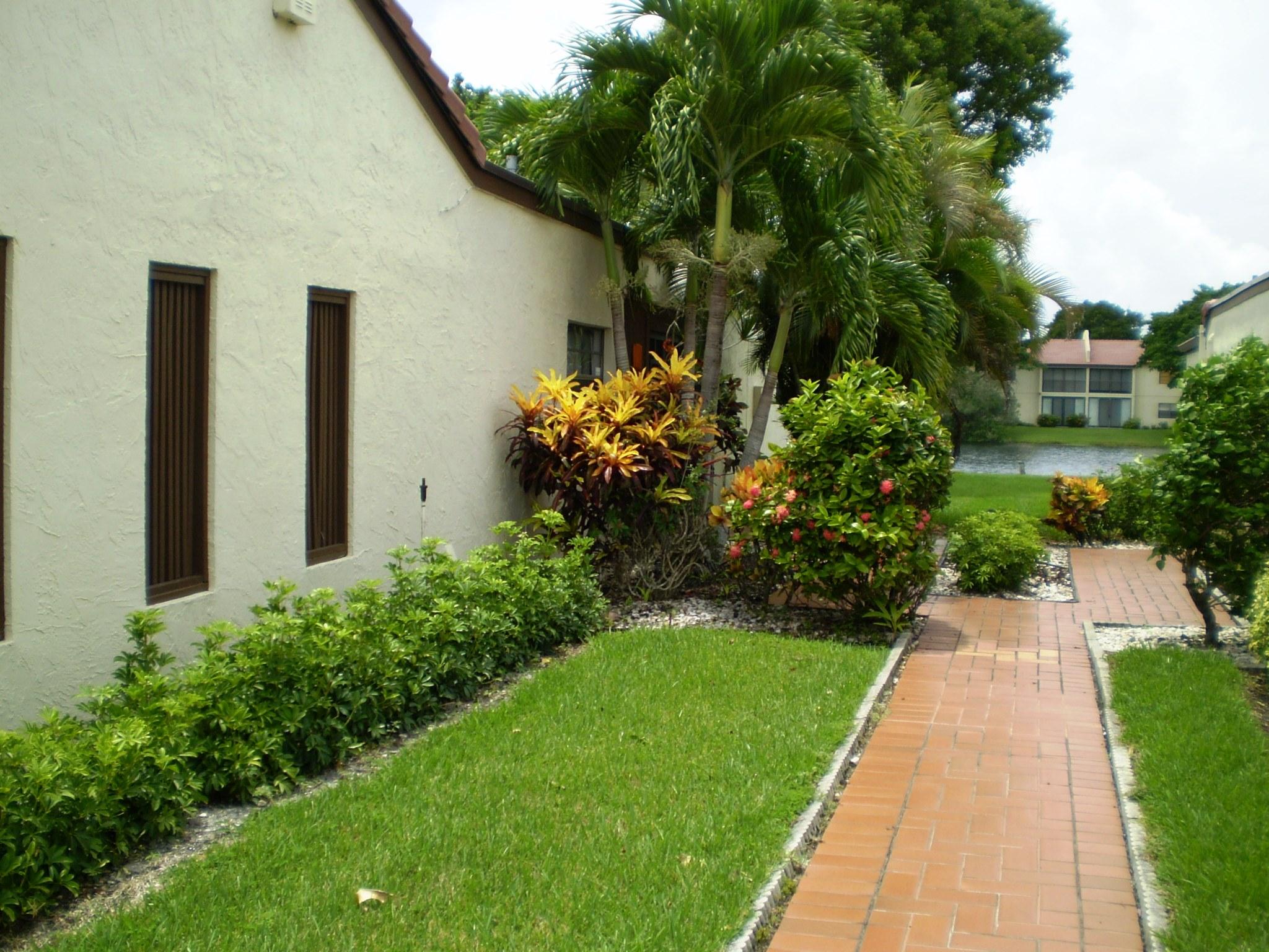 21885 Arriba Real, Unit 17B Boca Raton, FL 33433 - Photo 2 of 24 P8050003