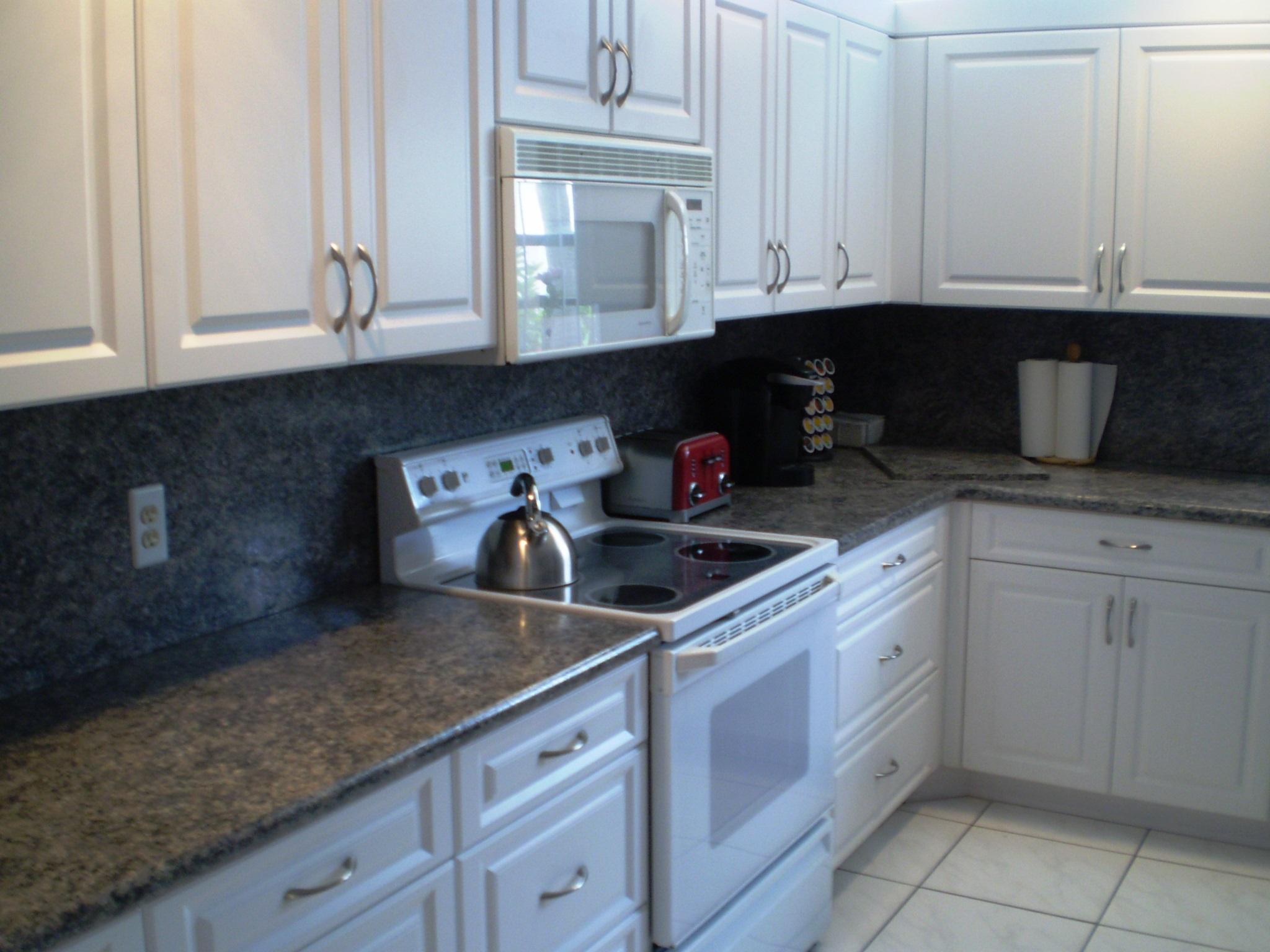 21885 Arriba Real, Unit 17B Boca Raton, FL 33433 - Photo 4 of 24 P8050005