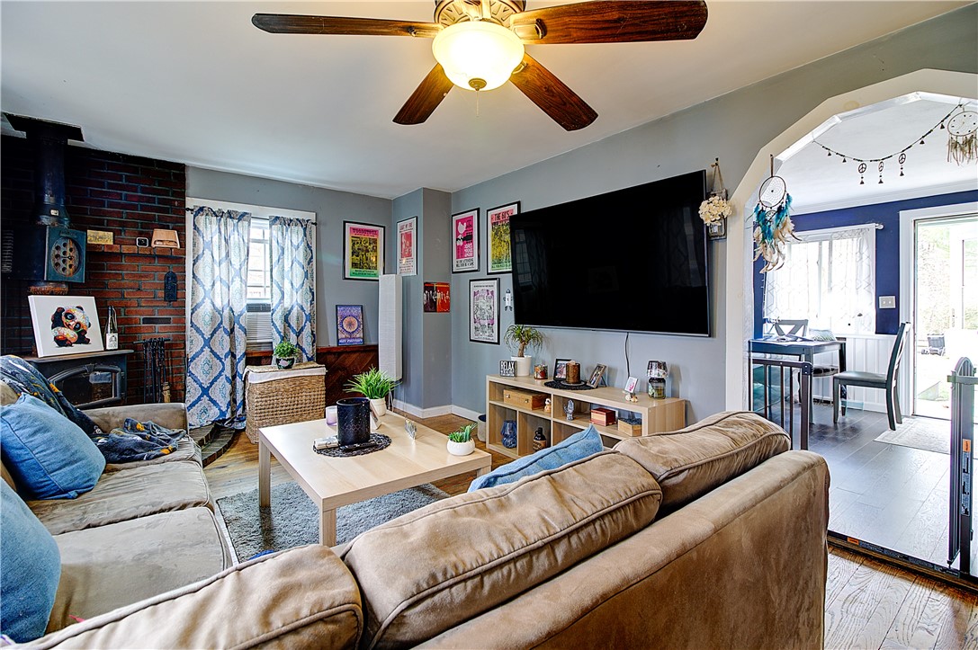 33 Maple Leaf Road Burrillville, RI 02826 - Photo 11 of 34