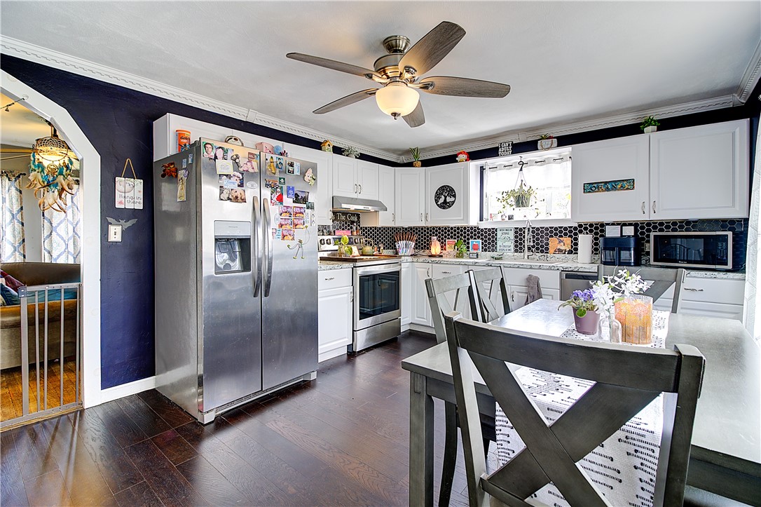 33 Maple Leaf Road Burrillville, RI 02826 - Photo 3 of 34