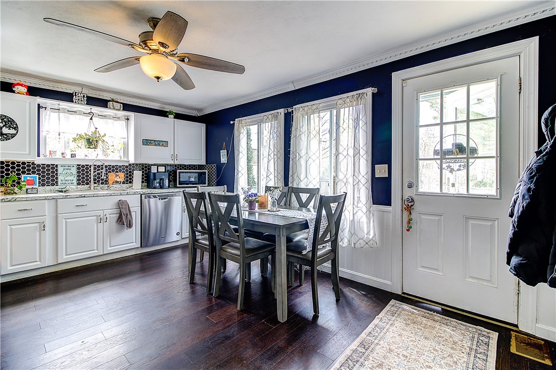 33 Maple Leaf Road Burrillville, RI 02826 - Photo 4 of 34