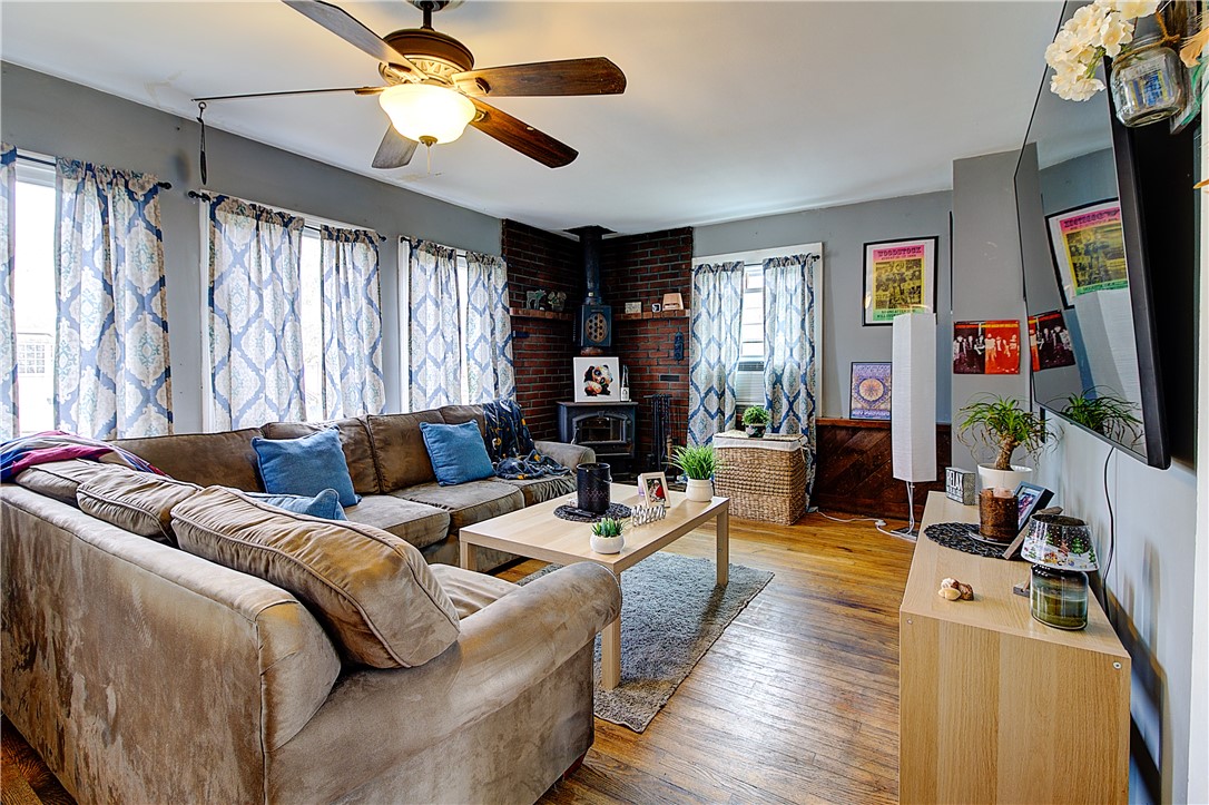 33 Maple Leaf Road Burrillville, RI 02826 - Photo 6 of 34