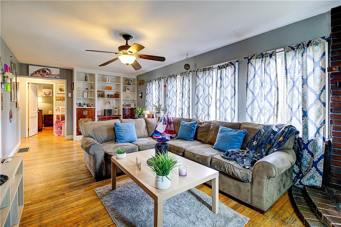 33 Maple Leaf Road Burrillville, RI 02826 - Photo 7 of 34