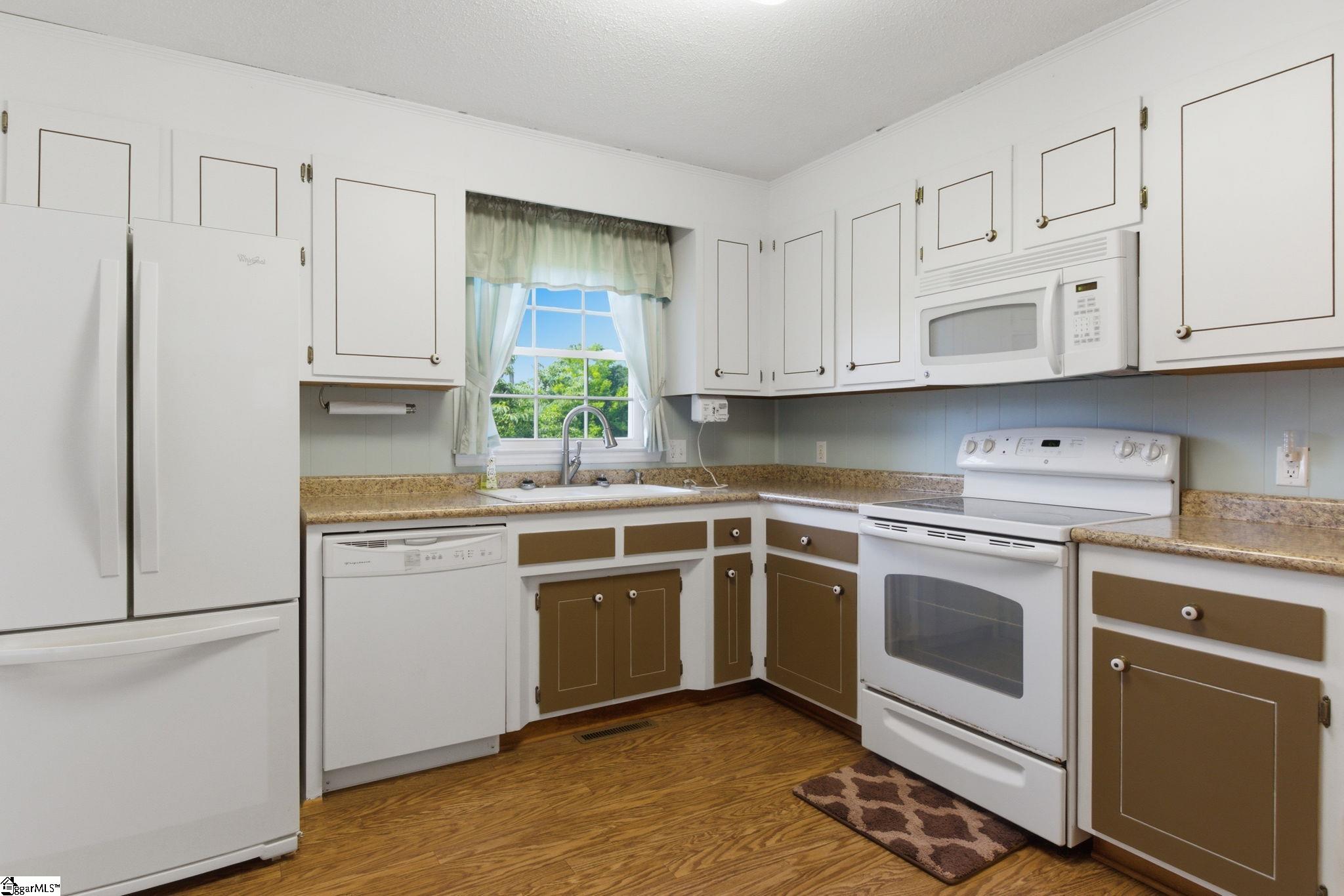 136 Country Club Road Gaffney, SC 29340 - Photo 4 of 27