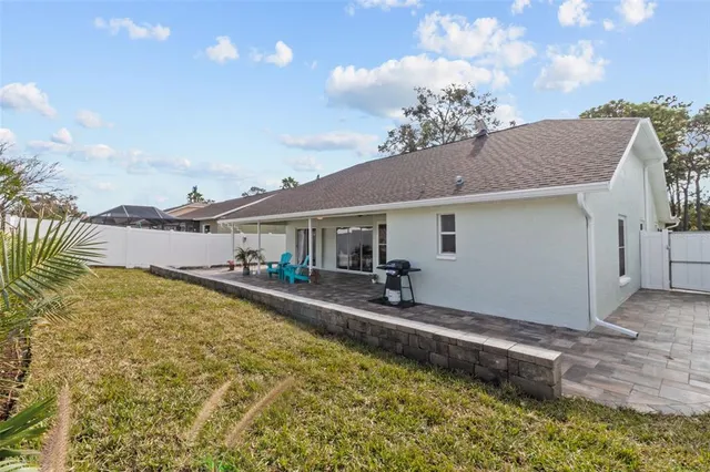 a front view of house with yard