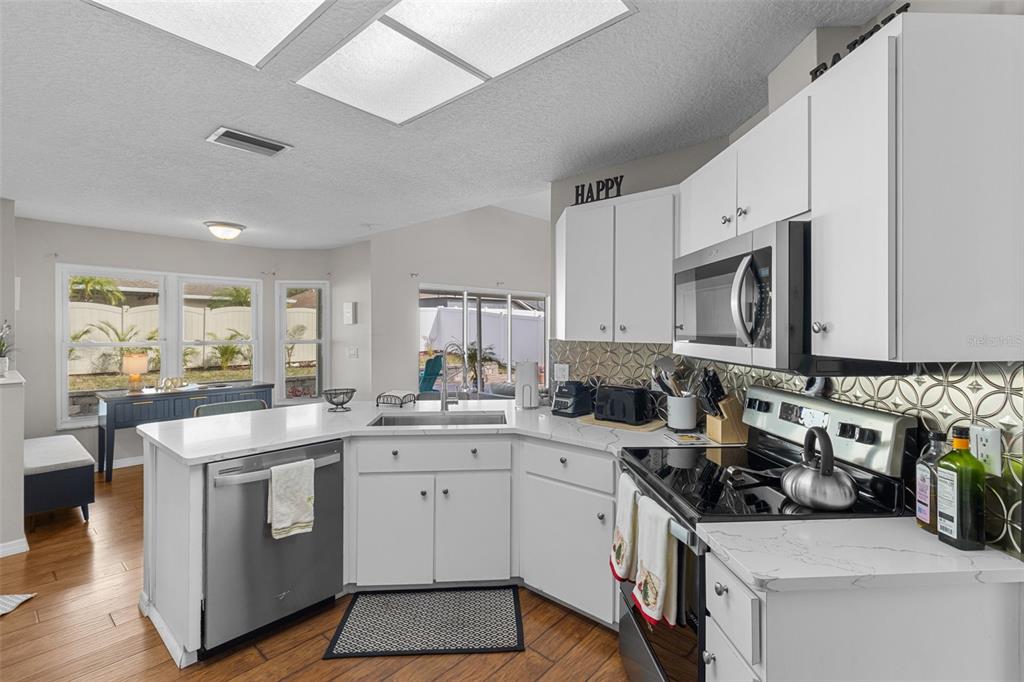 731 Brittany Park Boulevard Tarpon Springs, FL 34689 - Photo 4 of 41