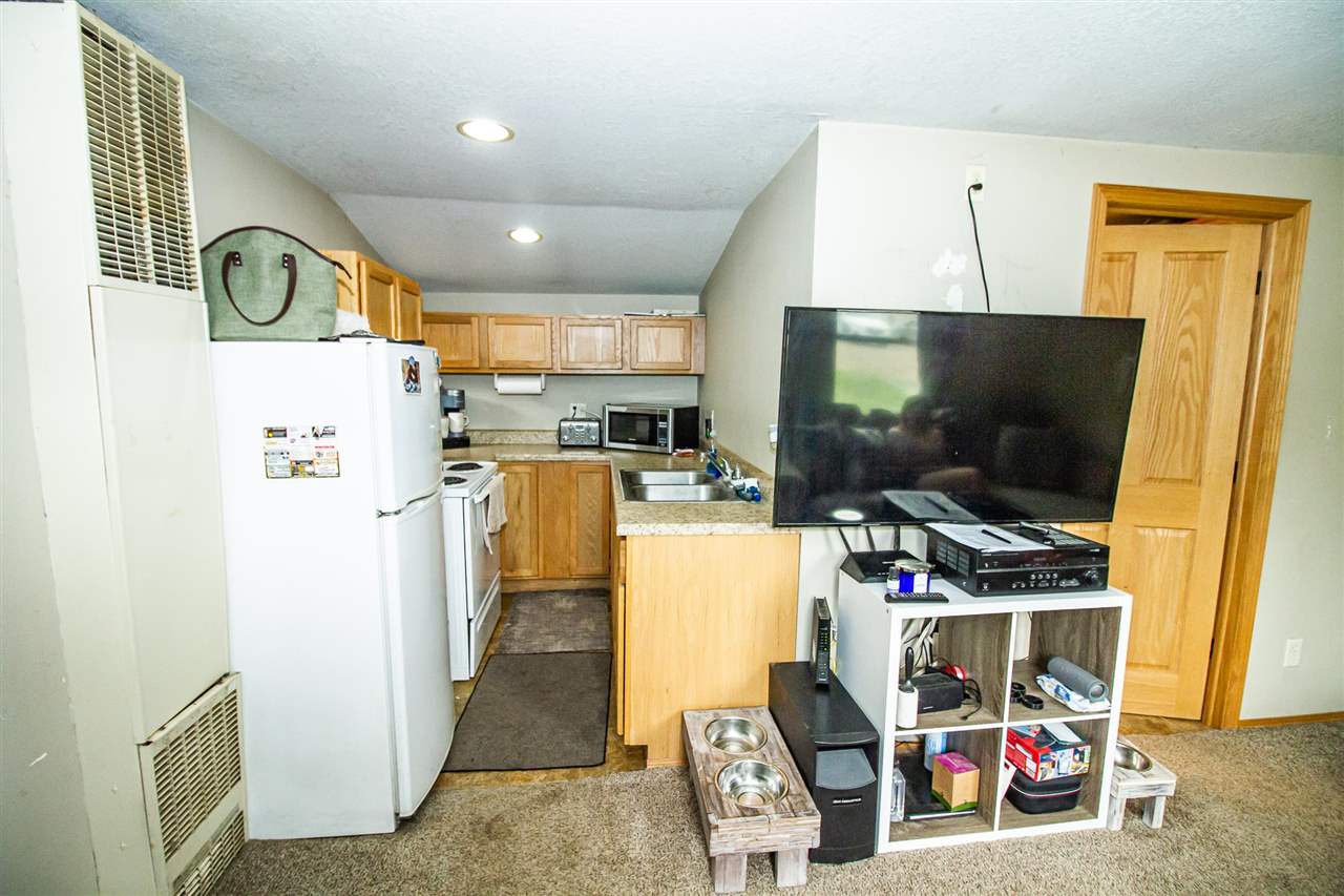 525 State Street Center Point, IA 52213 - Photo 8 of 17 Gallery Image 8