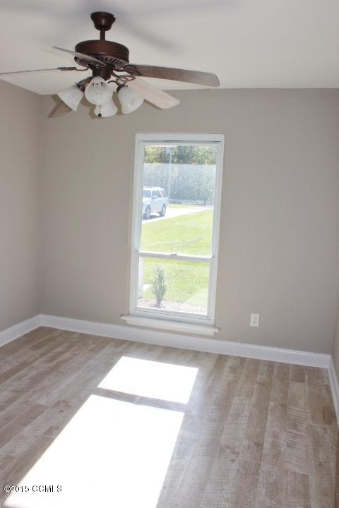 371 Great Neck Landing Road Hubert, NC 28539 - Photo 11 of 25 Bedroom 2