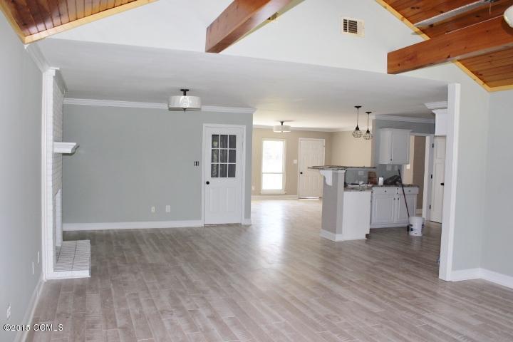 371 Great Neck Landing Road Hubert, NC 28539 - Photo 7 of 25 View from living room