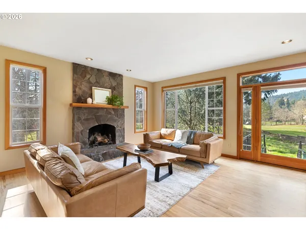 $2,350,000 | 4050 Sylvester Drive, Hood River, OR 97031