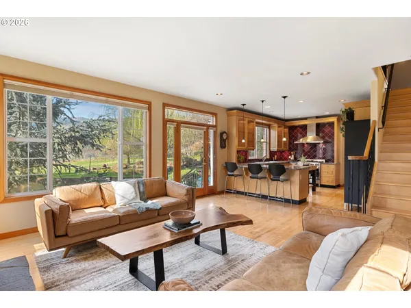$2,350,000 | 4050 Sylvester Drive, Hood River, OR 97031