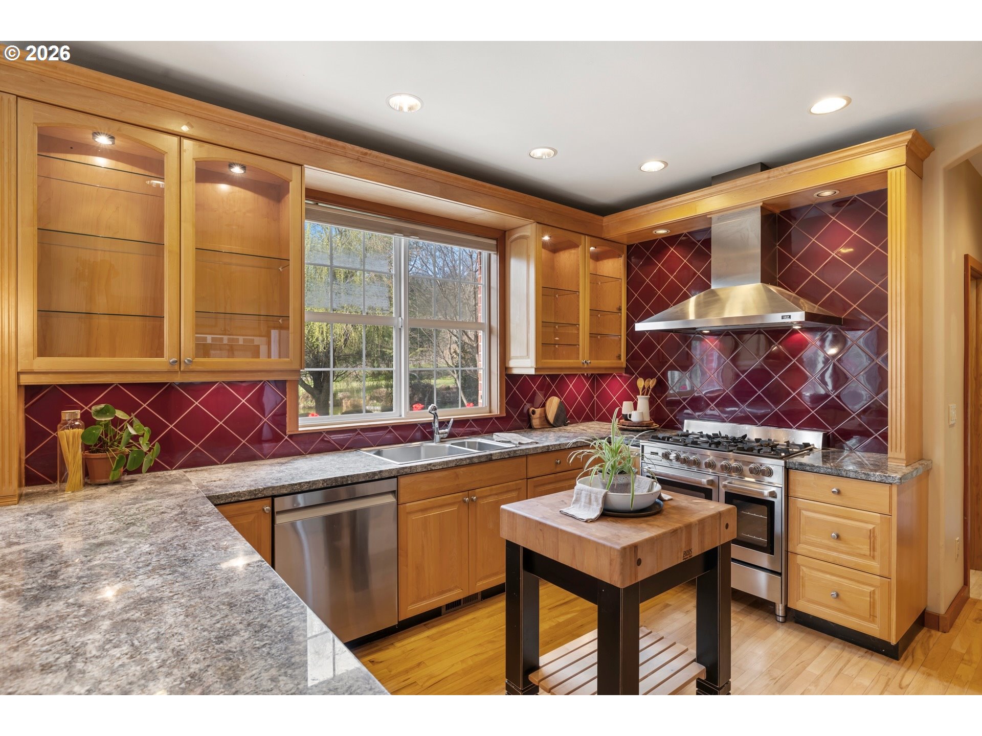 4050 Sylvester Drive Hood River, OR 97031 - Photo 14 of 48