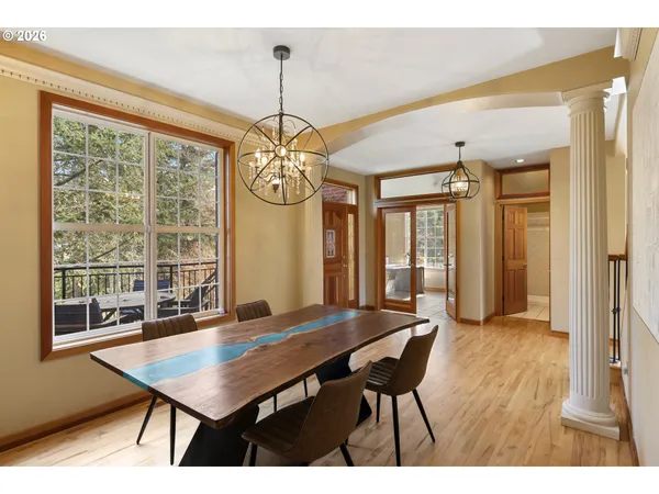 $2,350,000 | 4050 Sylvester Drive, Hood River, OR 97031