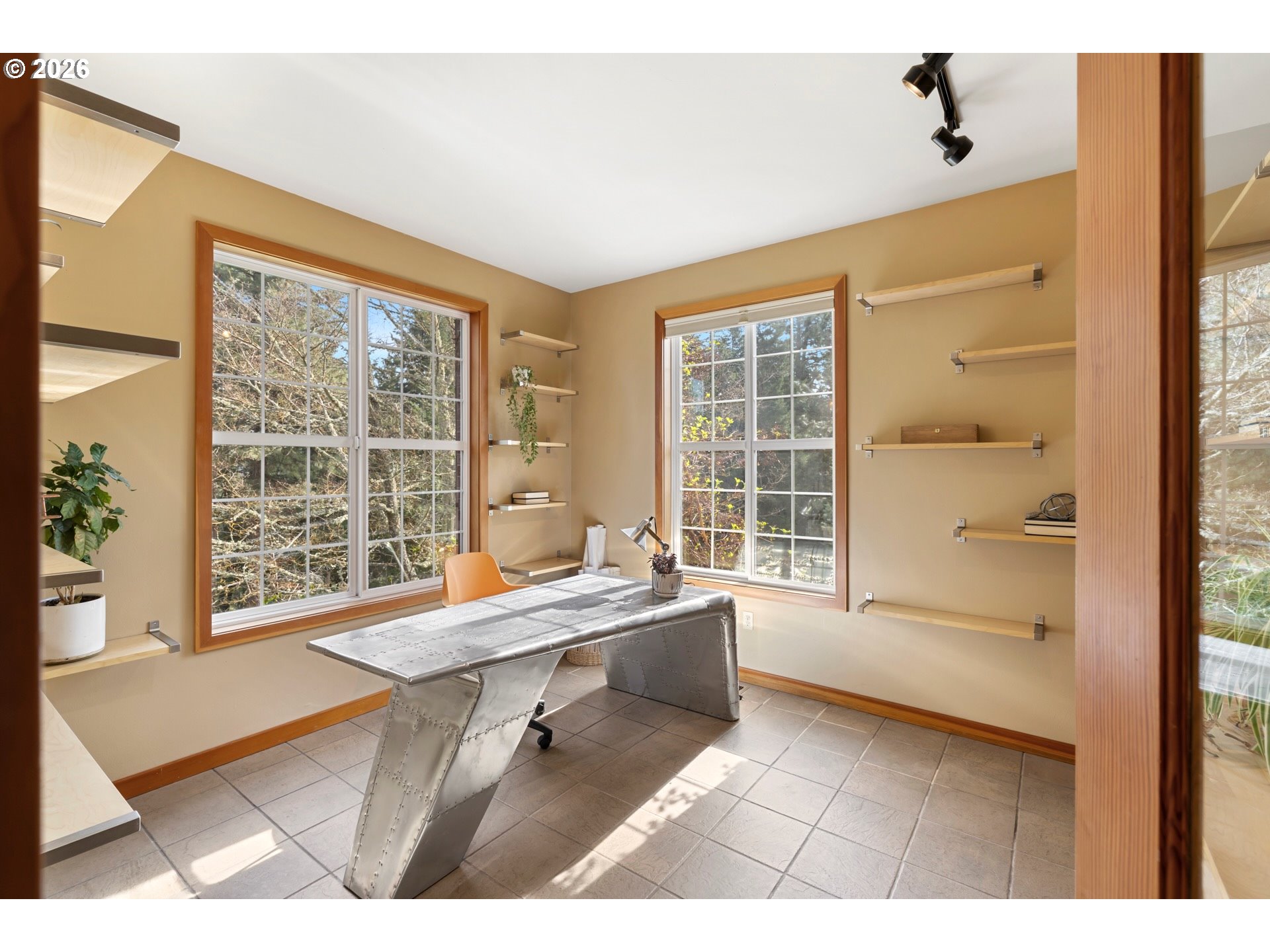 4050 Sylvester Drive Hood River, OR 97031 - Photo 19 of 48