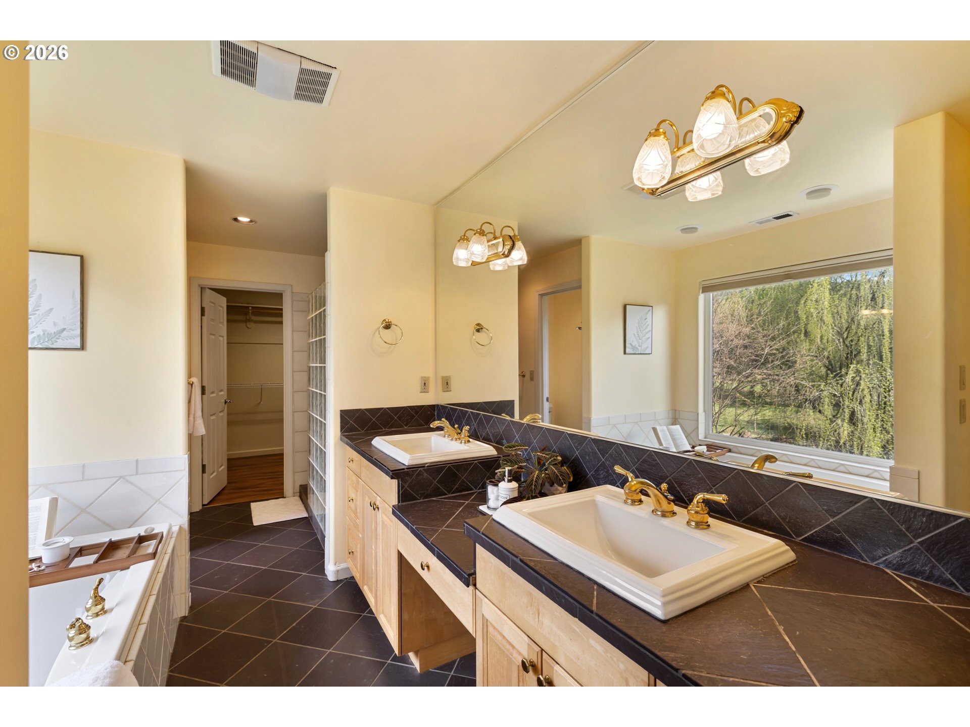 4050 Sylvester Drive Hood River, OR 97031 - Photo 24 of 48