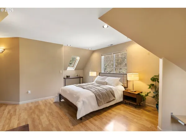 $2,350,000 | 4050 Sylvester Drive, Hood River, OR 97031