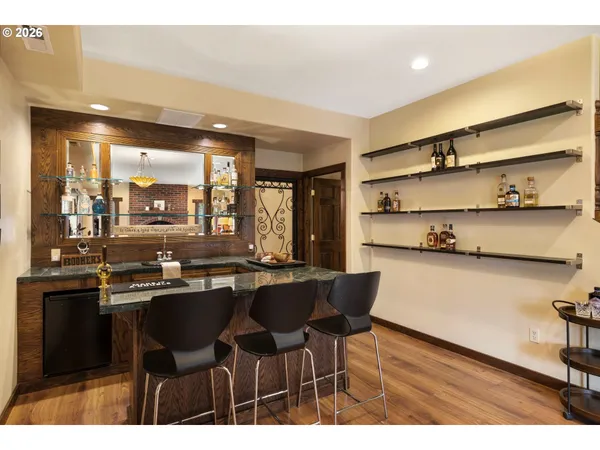 $2,350,000 | 4050 Sylvester Drive, Hood River, OR 97031