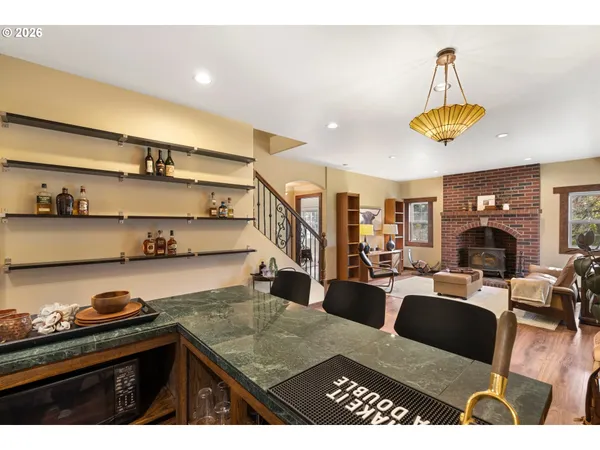 $2,350,000 | 4050 Sylvester Drive, Hood River, OR 97031