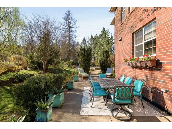 $2,350,000 | 4050 Sylvester Drive, Hood River, OR 97031