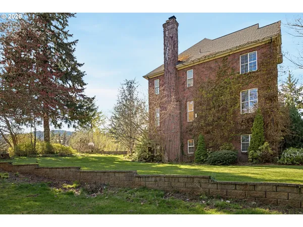 $2,350,000 | 4050 Sylvester Drive, Hood River, OR 97031