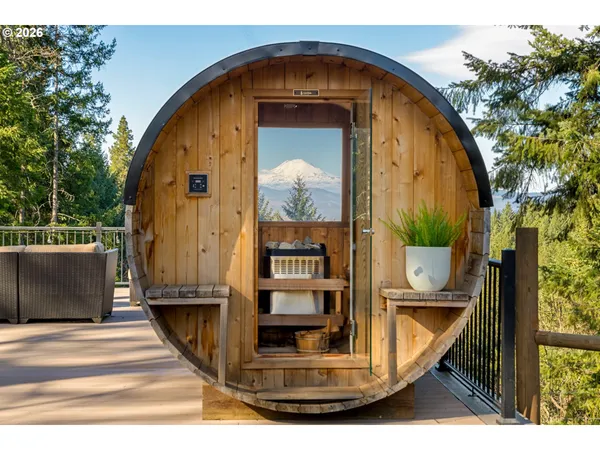 $2,350,000 | 4050 Sylvester Drive, Hood River, OR 97031