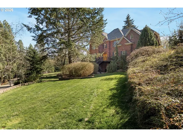 $2,350,000 | 4050 Sylvester Drive, Hood River, OR 97031