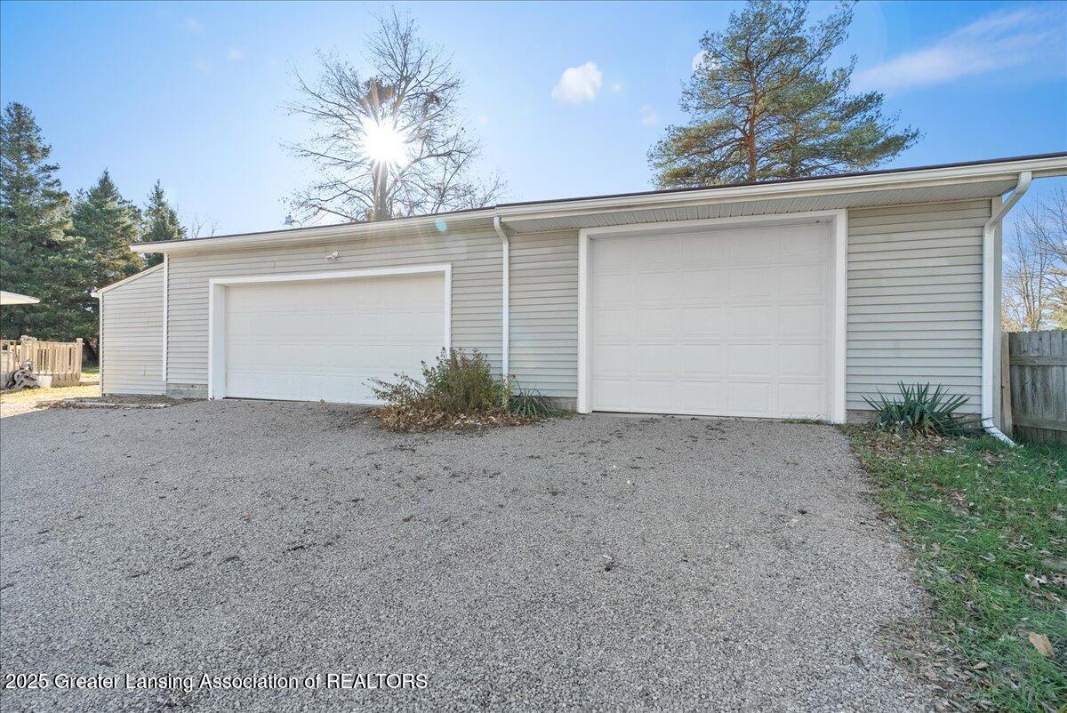 3294 Green Road St. Johns, MI 48879 - Photo 33 of 60 3 car garage