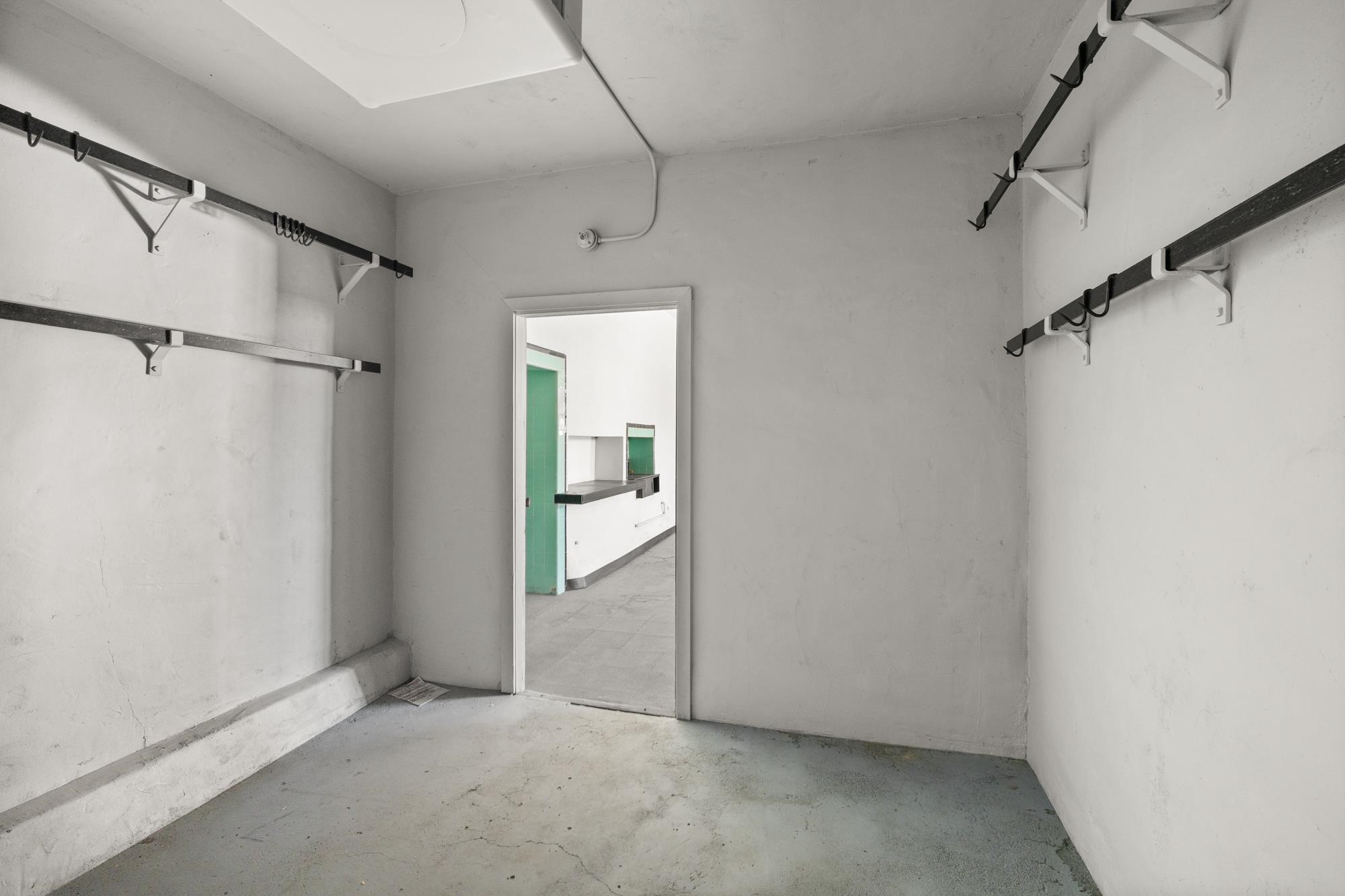 1746 8th Street Oakland, CA 94607 - Photo 35 of 52 a view of an empty room