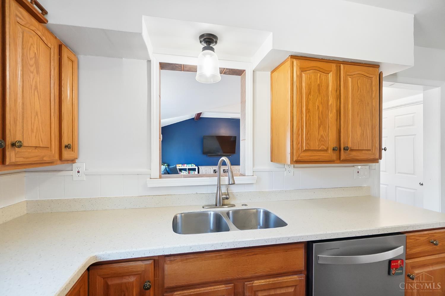 1014 Gaskins Road Cincinnati, OH 45245 - Photo 23 of 71