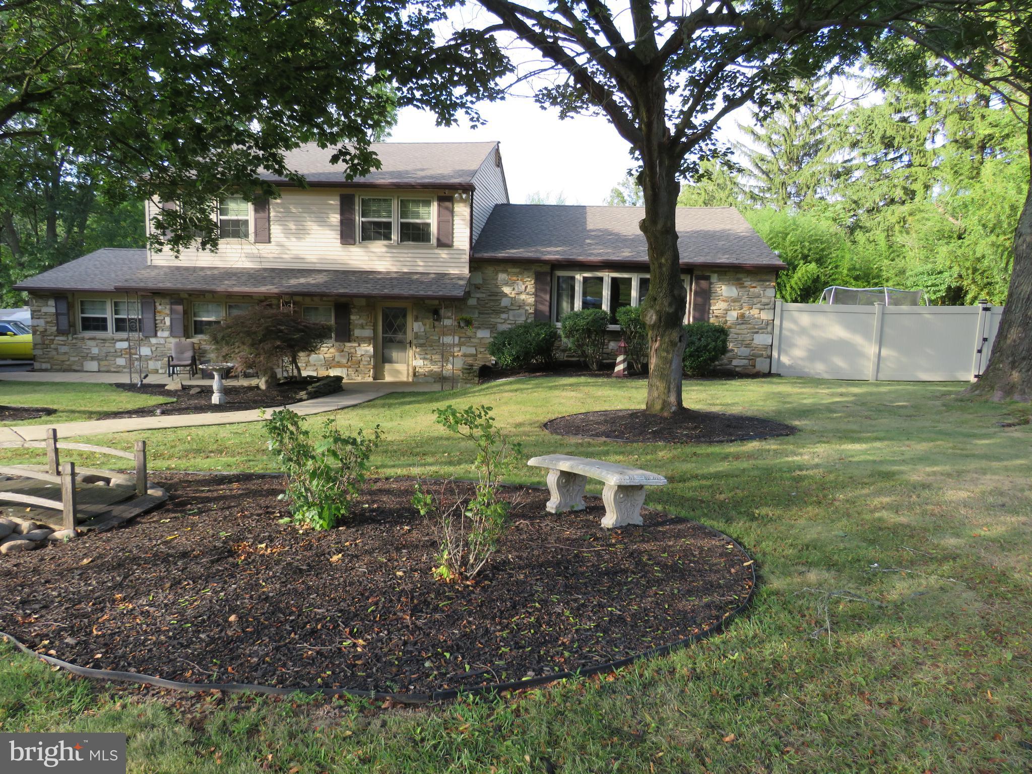 1177 Willard Road Huntingdon Valley, PA 19006 - Photo 2 of 36 Pride in home ownership shows!