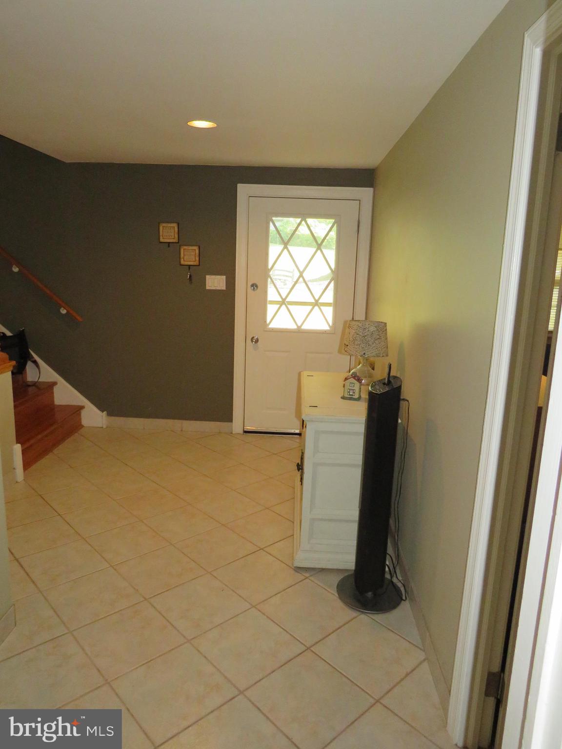 1177 Willard Road Huntingdon Valley, PA 19006 - Photo 4 of 36 Entry Foyer