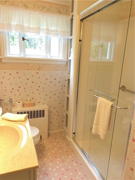 532 Old Waynesburg Road Carmichaels, PA 15320 - Photo 22 of 41 Main bath