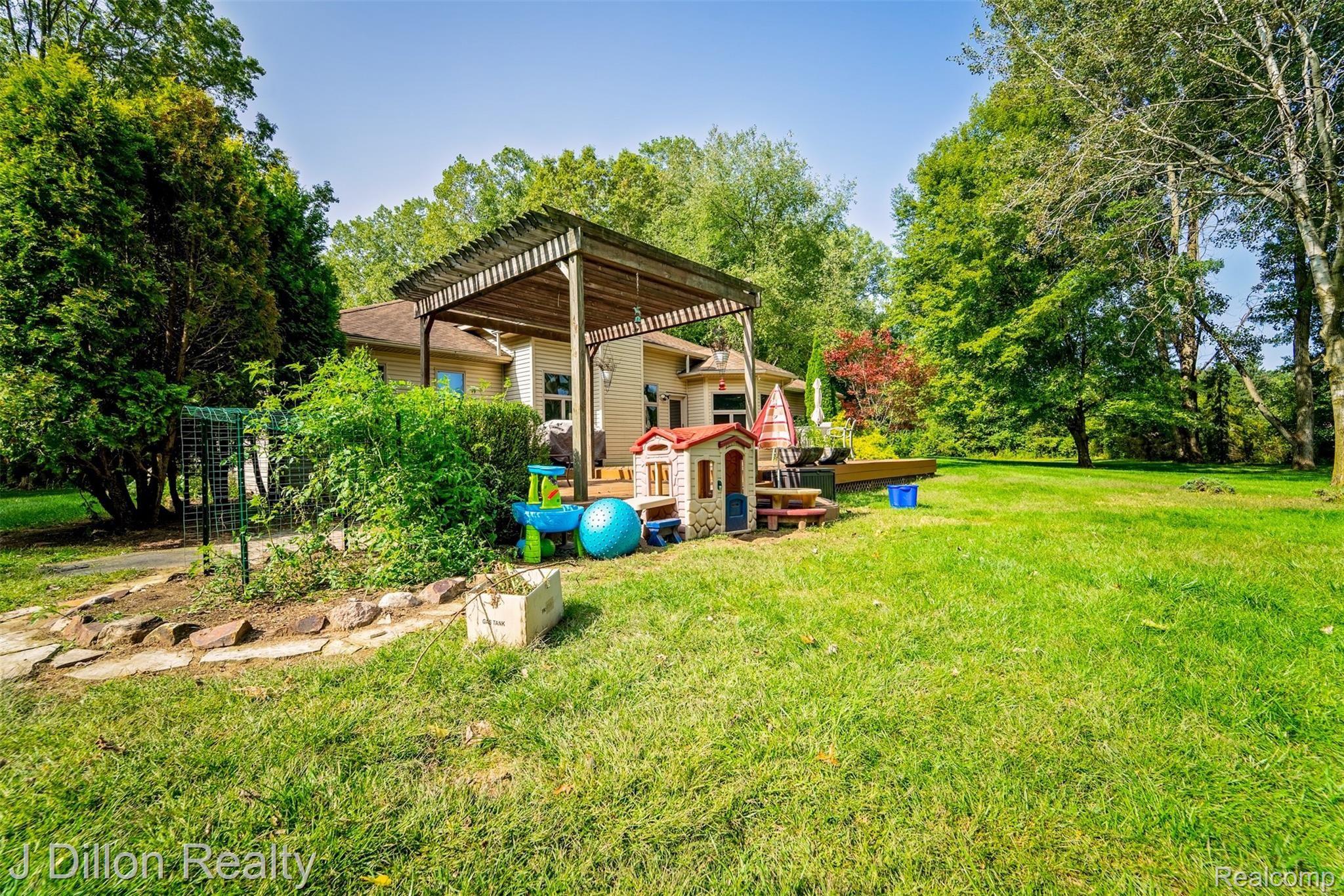 22855 Bohn Road Belleville, MI 48111 - Photo 19 of 48 22855 Bohn -21.jpg