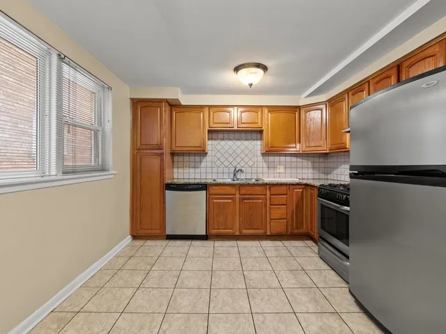 $165,000 | 2642 North Harlem Avenue, Unit GE, Elmwood Park, IL 60707