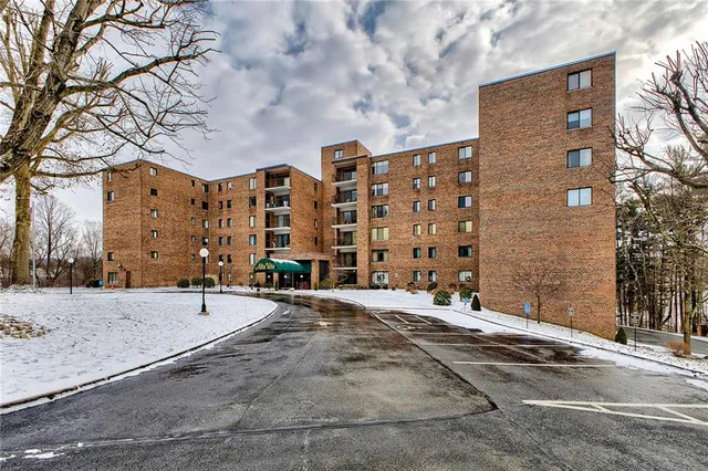 $245,000 | 3 Alta Vita Drive, Unit 104, Greensburg, PA 15601