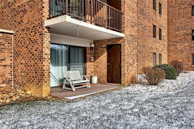 $245,000 | 3 Alta Vita Drive, Unit 104, Greensburg, PA 15601