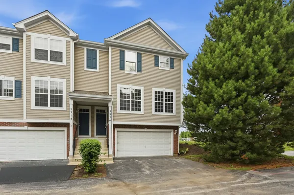 $350,000 | 2320 Hudson Circle, Aurora, IL 60502