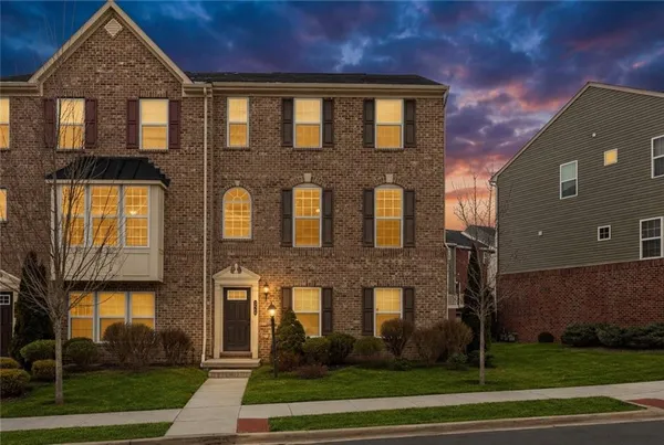 $344,900 | 236 Thornapple Lane, Cranberry Township, PA 16066
