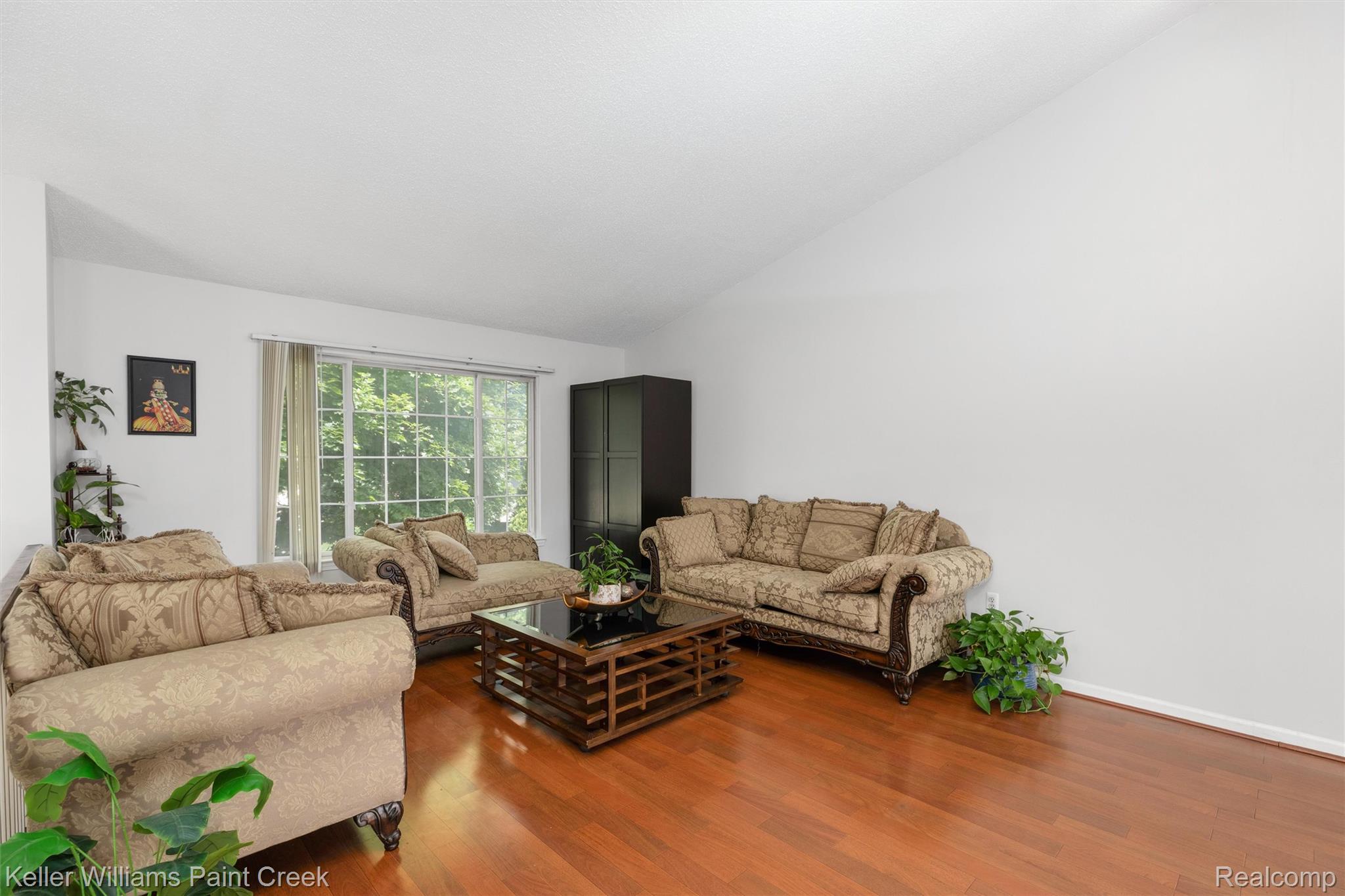 3201 Lynhurst Court Rochester, MI 48306 - Photo 7 of 49 22-3201 Lynhurst Ct 0013.jpg