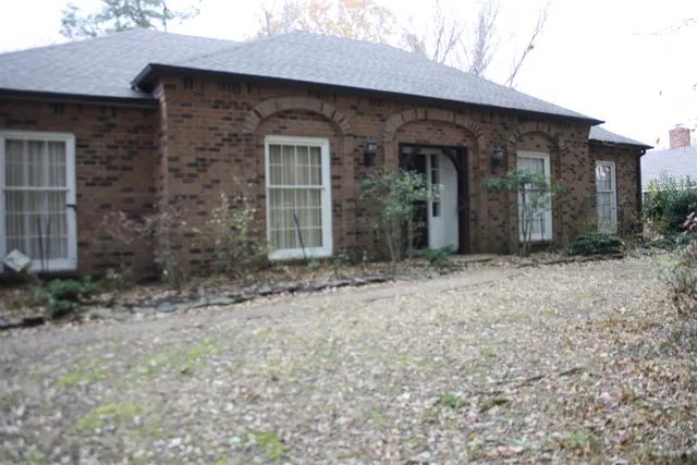 $2,200 | 1833 Greensprings Lane, Germantown, TN 38138