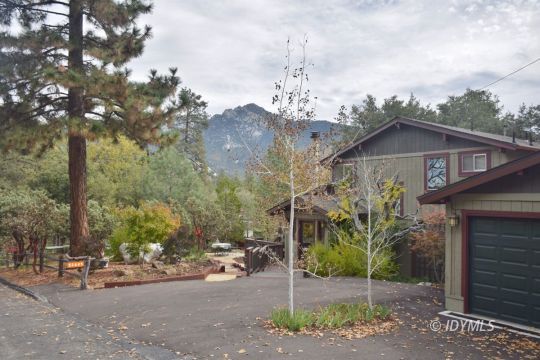 53645 Jeffery Pine Road Idyllwild, CA 92549 - Photo 3 of 43 Even the parking area has a view