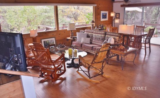 53645 Jeffery Pine Road Idyllwild, CA 92549 - Photo 22 of 43 Living and Dining Area